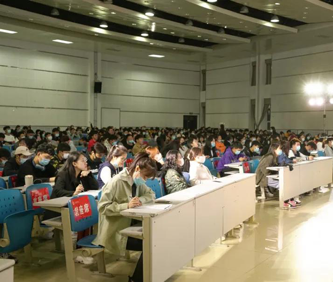 校园招聘宣讲会现场超500人，鸿文教育集团一展品牌硬实力！      